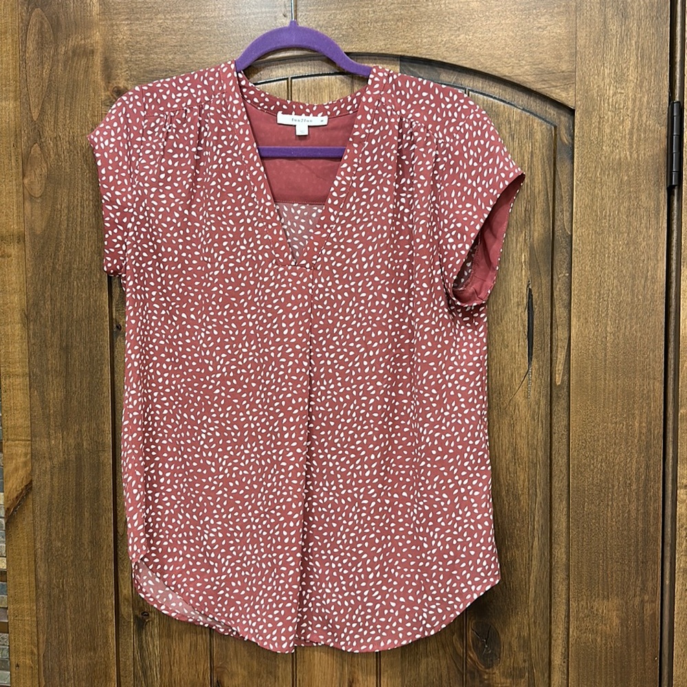 Fun2Fun red and white V neck blouse